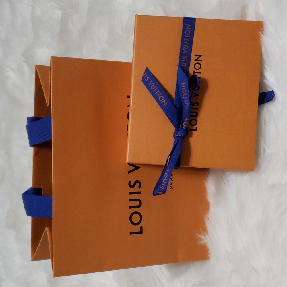 AUTHENTIC LOUIS VUITTON SMALL GIFT DRAWER BOX WITH SHOPPING BAG 🛍